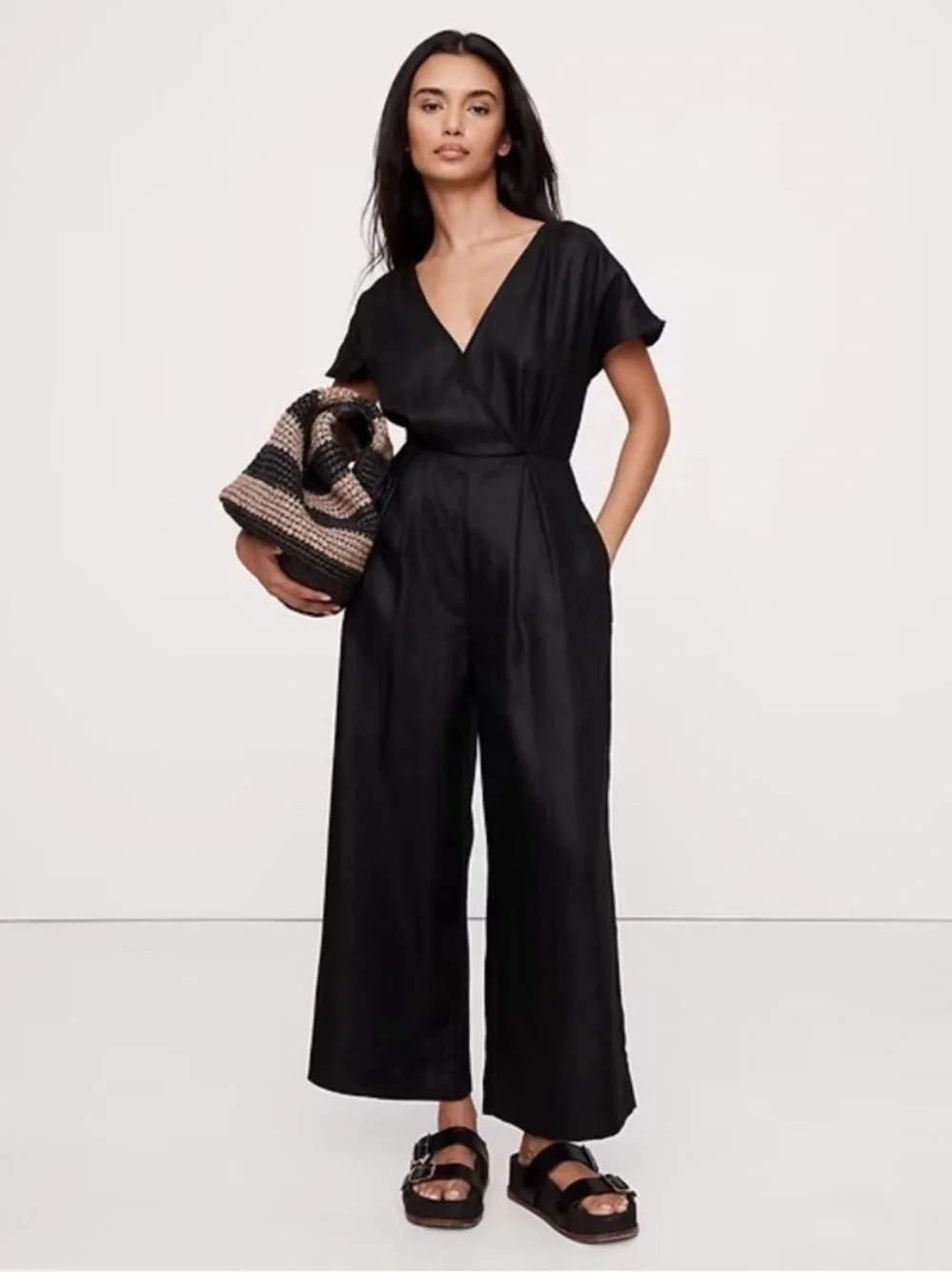 NWT Banana Republic Black Linen V Neck Jumpsuit Size 6 tall